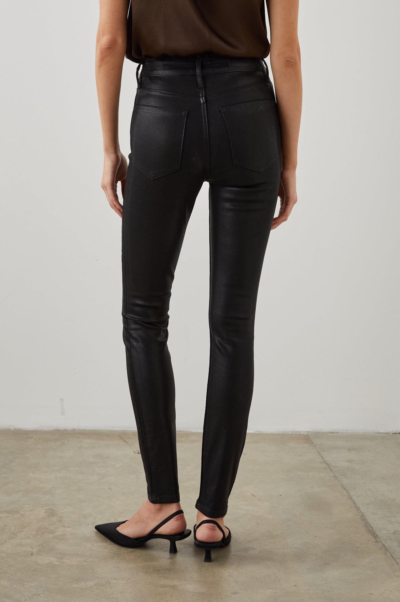 LARCHMONT SKINNY COATED NOIR - BACK