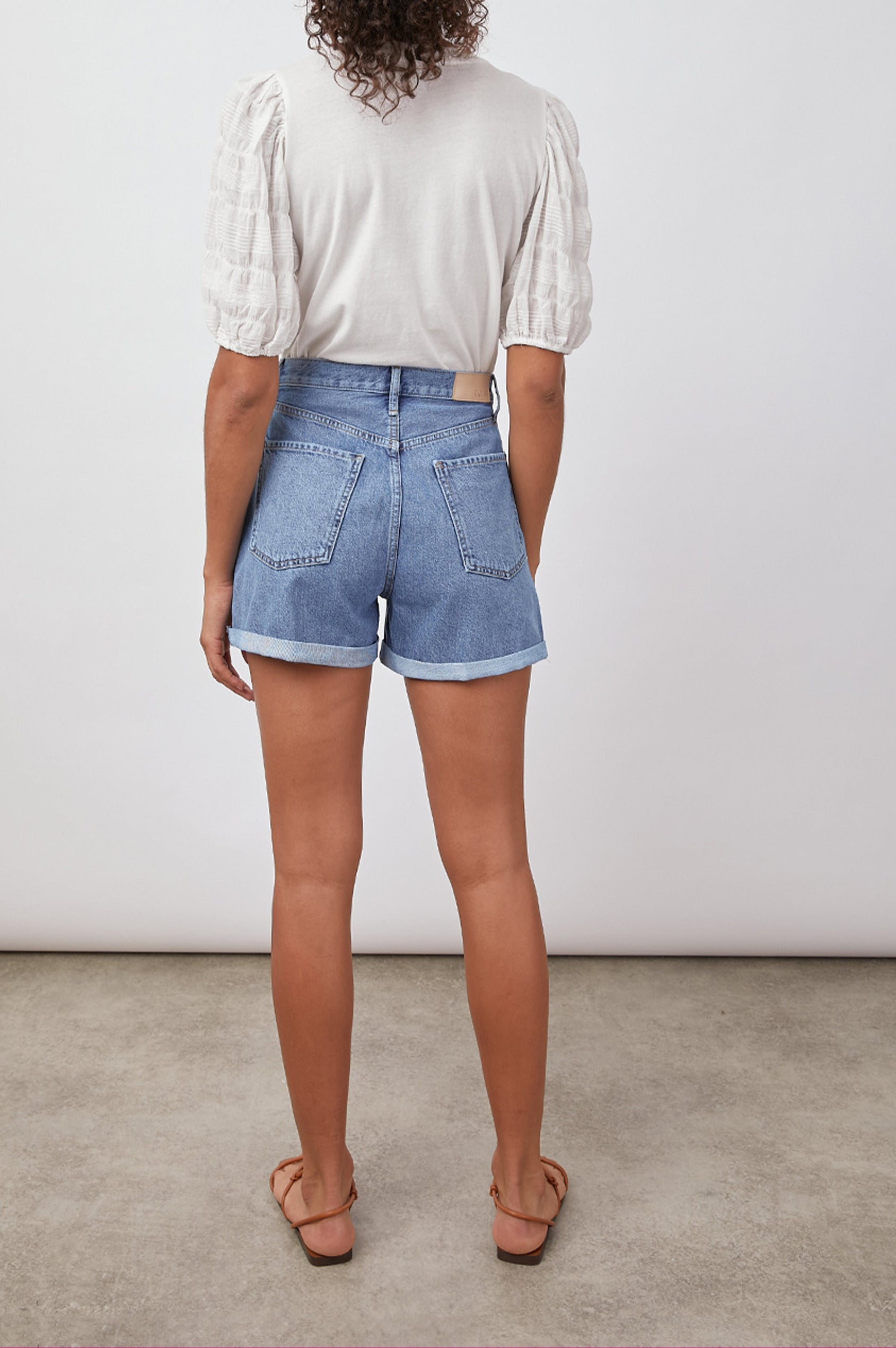 LIZA-WHITE-SEERSUCKER-BACK FULL BODY