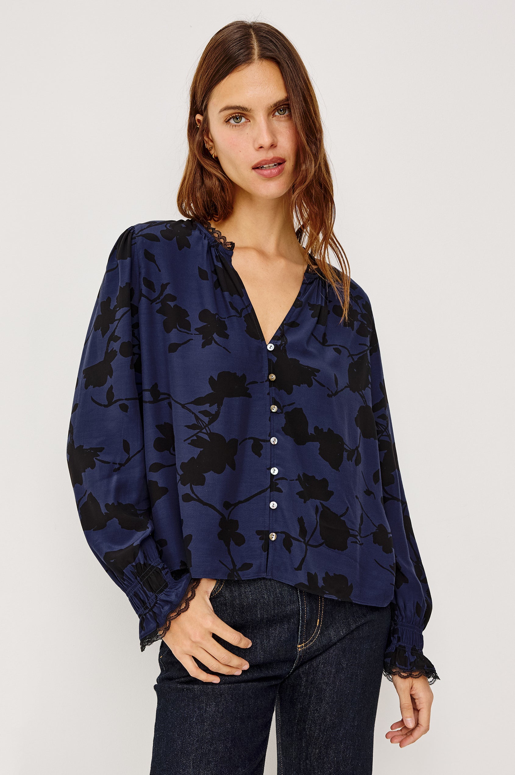 MAGDA SHIRT - NAVY TOSSED ROSES
