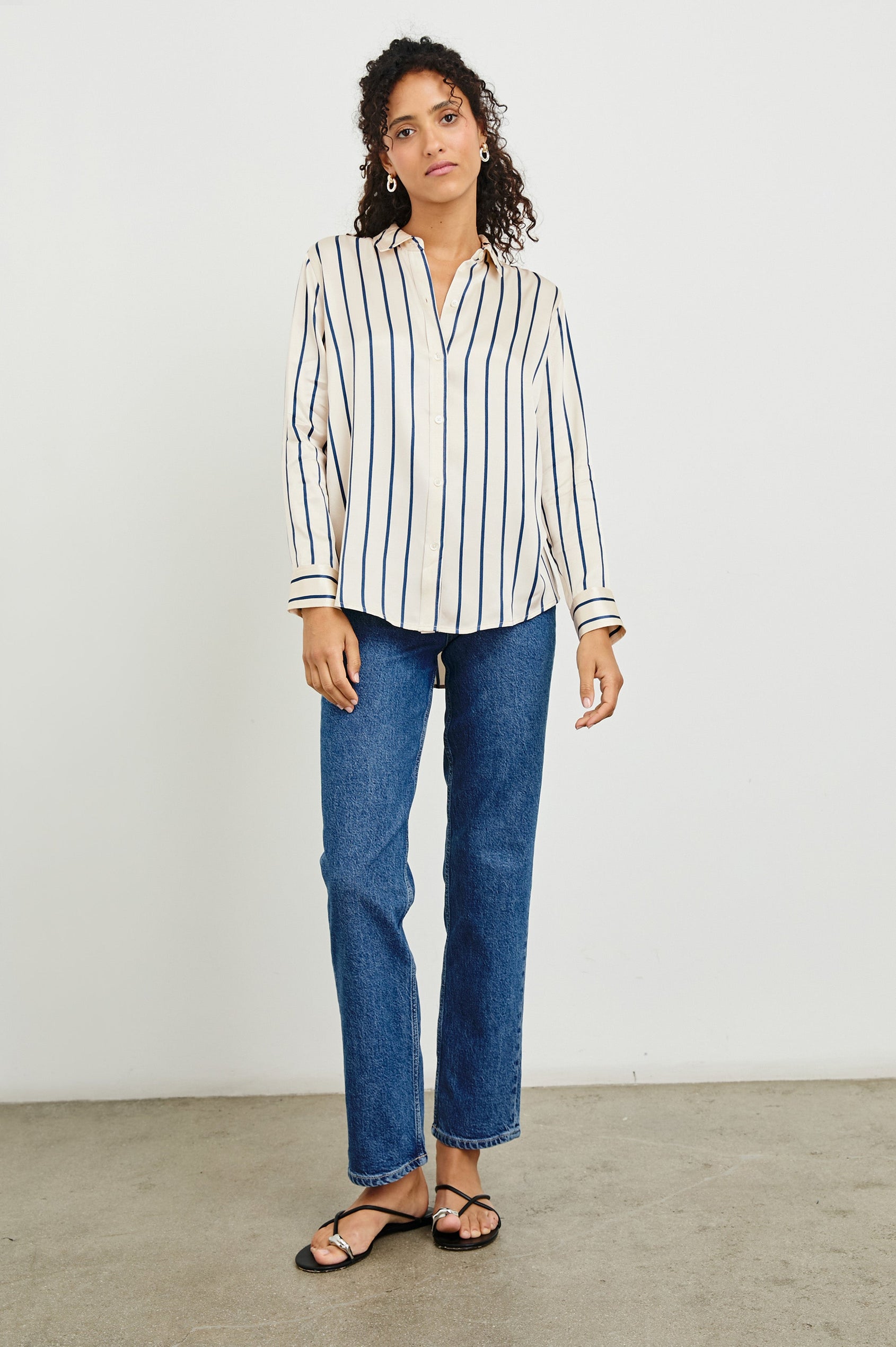 MARIA-CERAMIC-NAVY-STRIPE-FRONT UNTUCKED