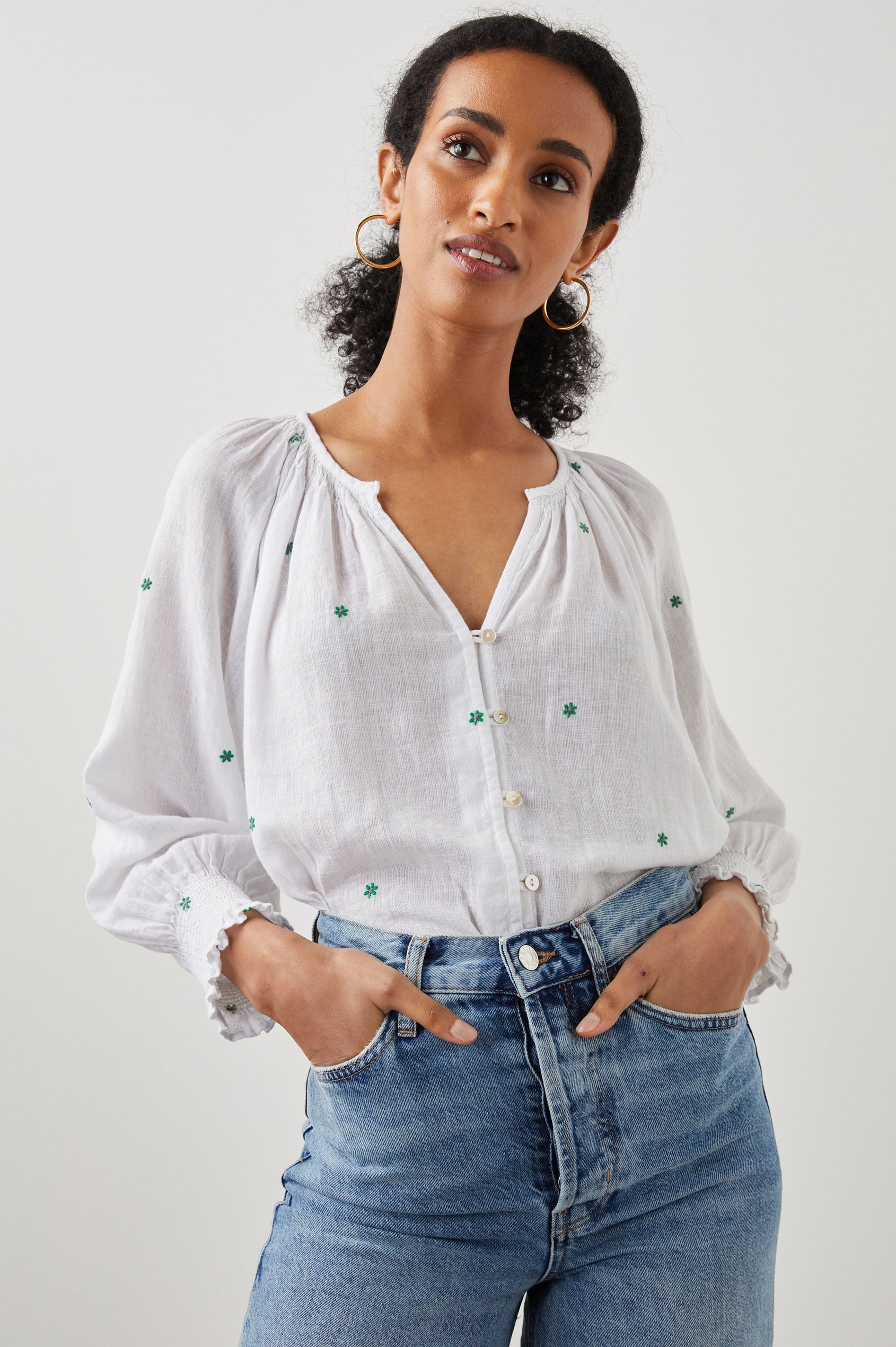 MARIAH TOP GREEN DAISY EMBROIDERY - FRONT TUCKED IN