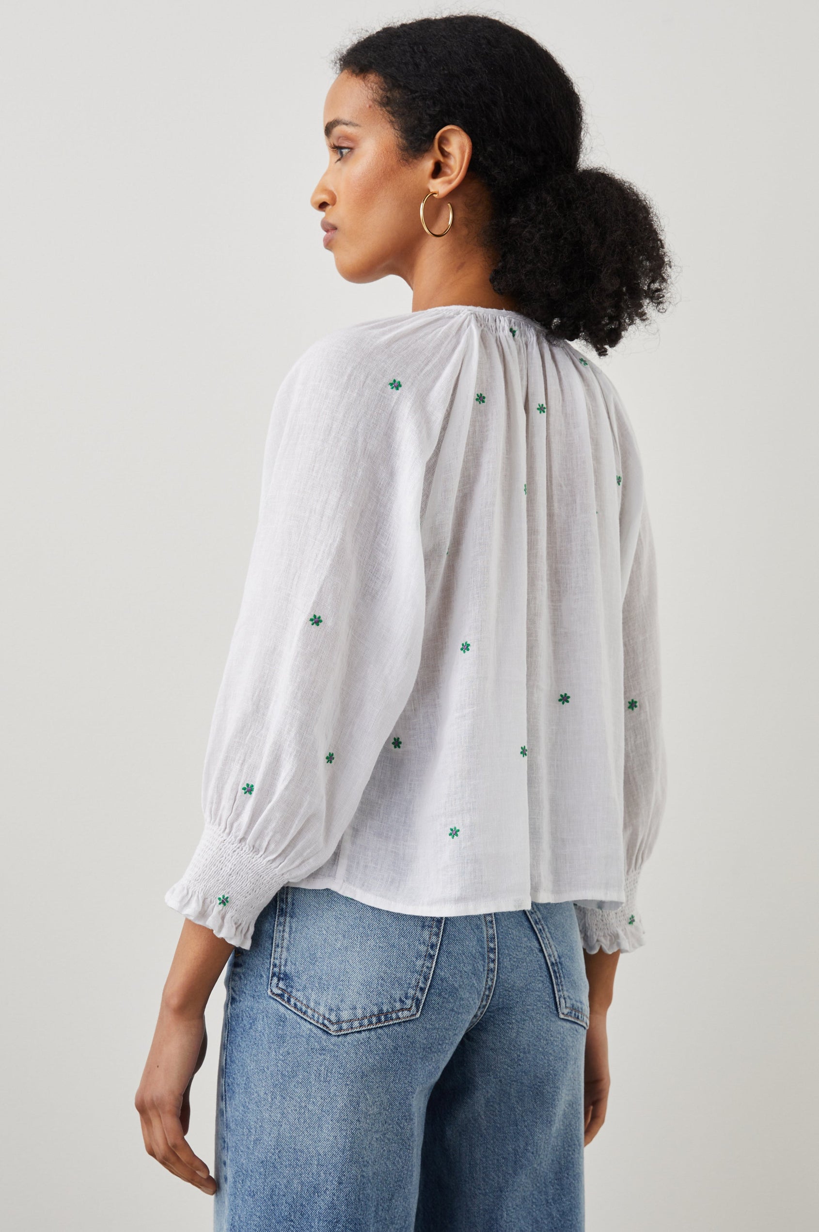 MARIAH TOP GREEN DAISY EMBROIDERY - BACK BODY