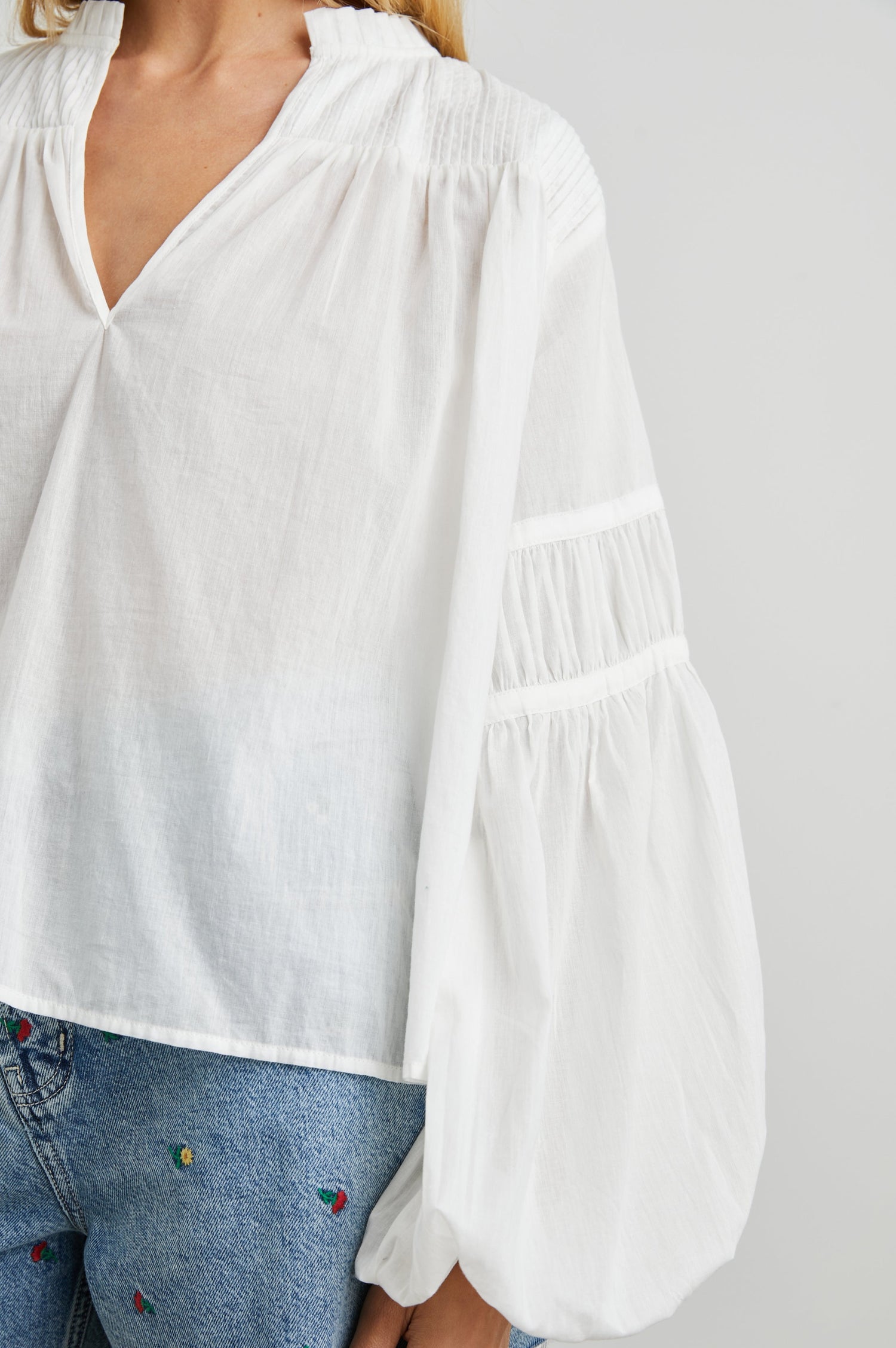 MARLI-WHITE-DETAIL