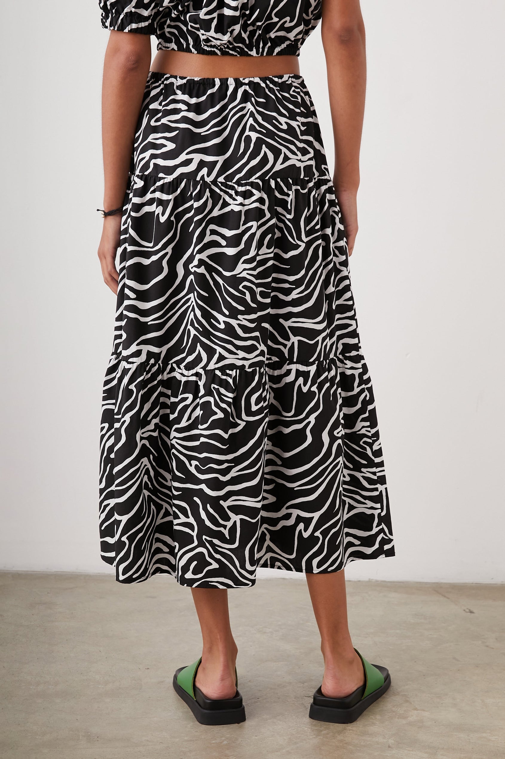 MARY SKIRT - CONTOUR LINES - BACK