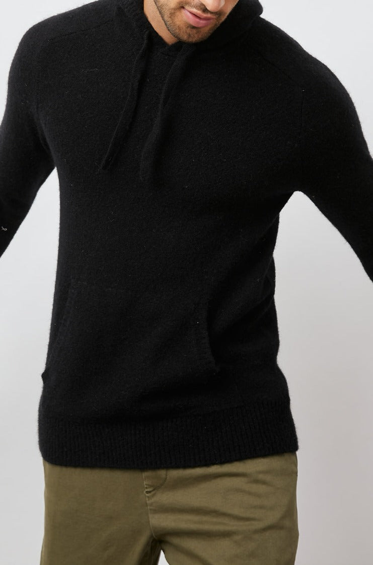 MATADOR SWEATER ONYX - FRONT BODY IN MOTION