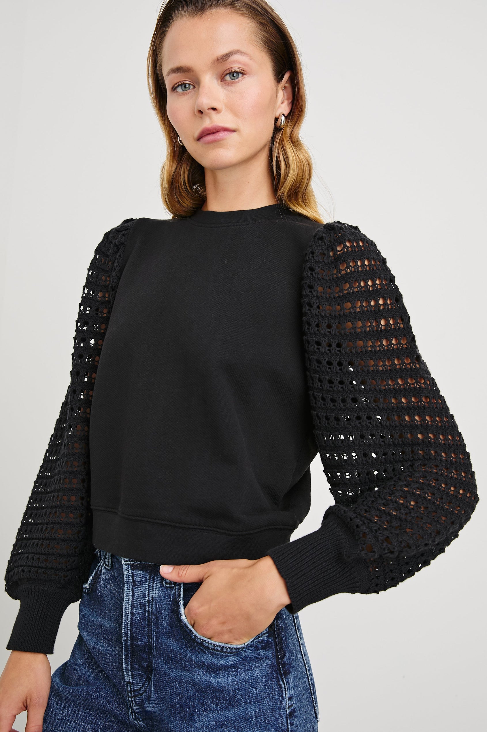 MELODY-BLACK-SIDE ANGLE