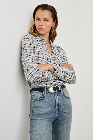 MILO-STONE-FLOCKED-DAISIES-FRONT ANGLE