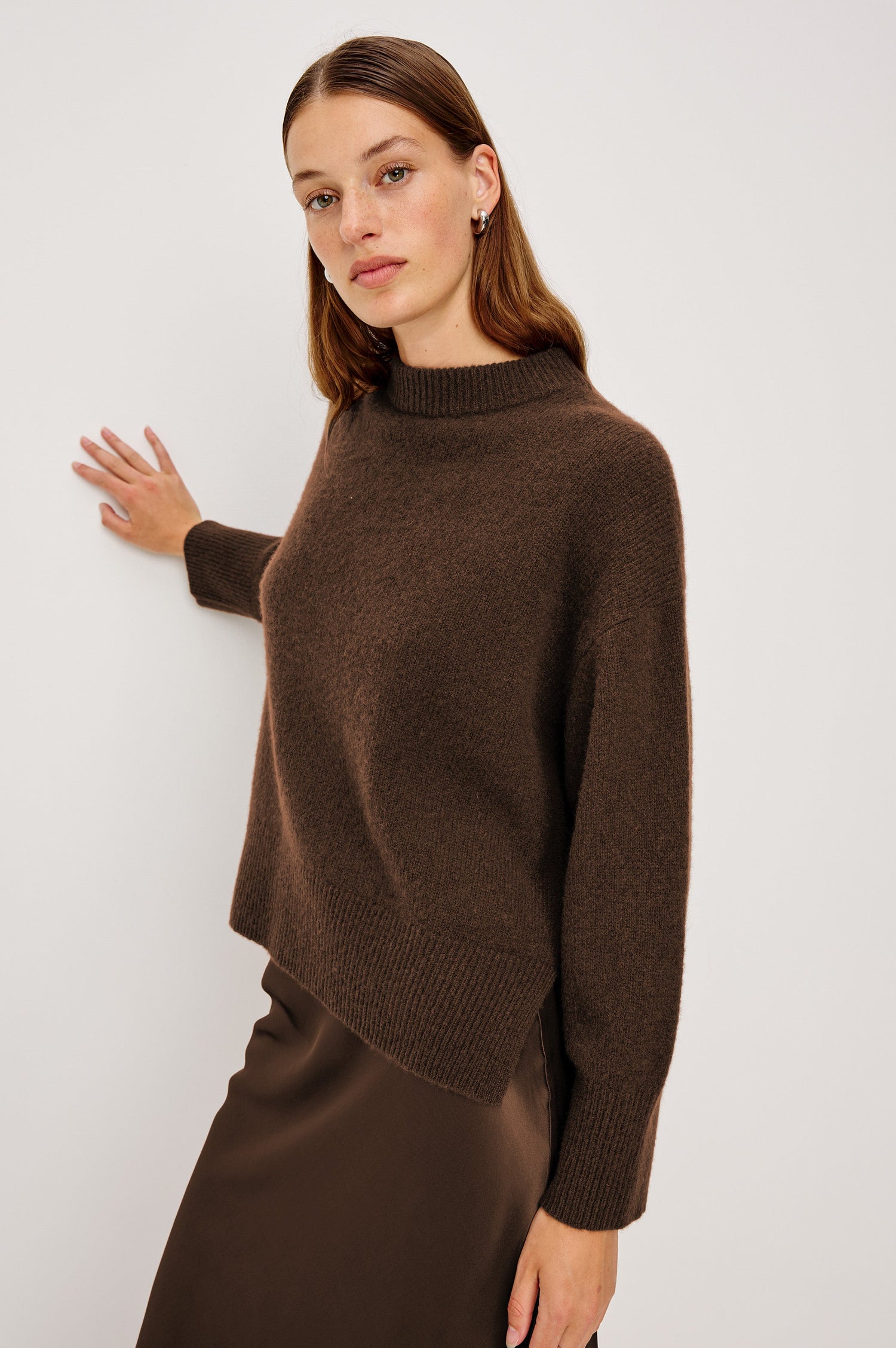 MIRANDA SWEATER - CHOCOLATE