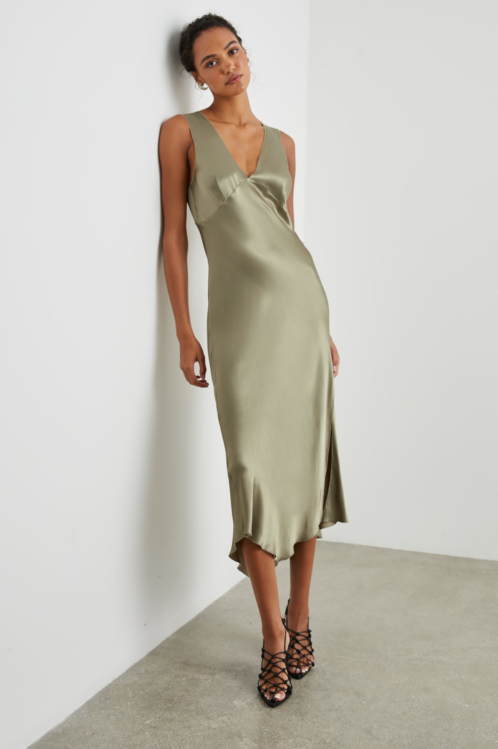 MONIQUE-MERMAID-FRONT FULL BODY