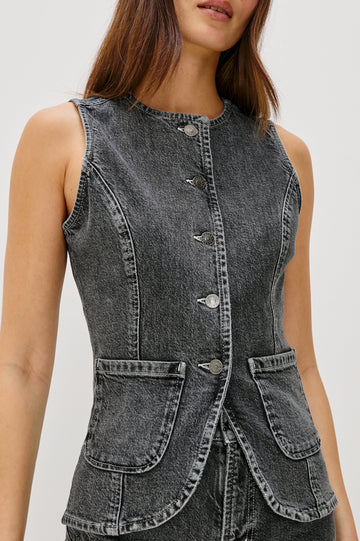 PORTOLA VEST - WASHED CHARCOAL