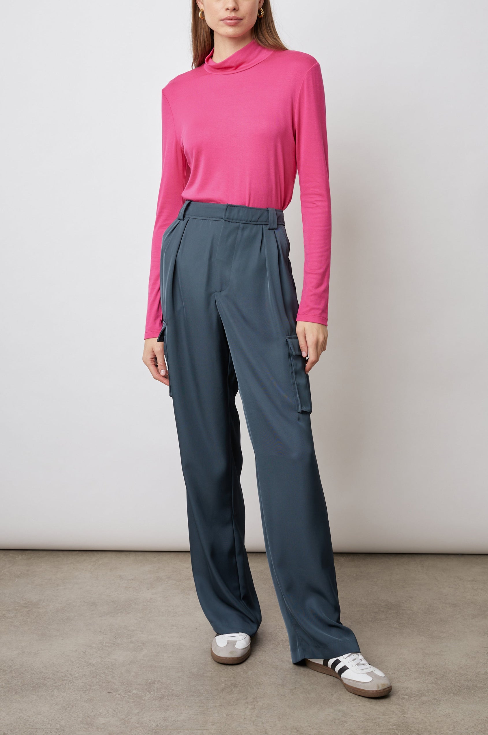 RAY-HOT-PINK-FULL FRONT BODY