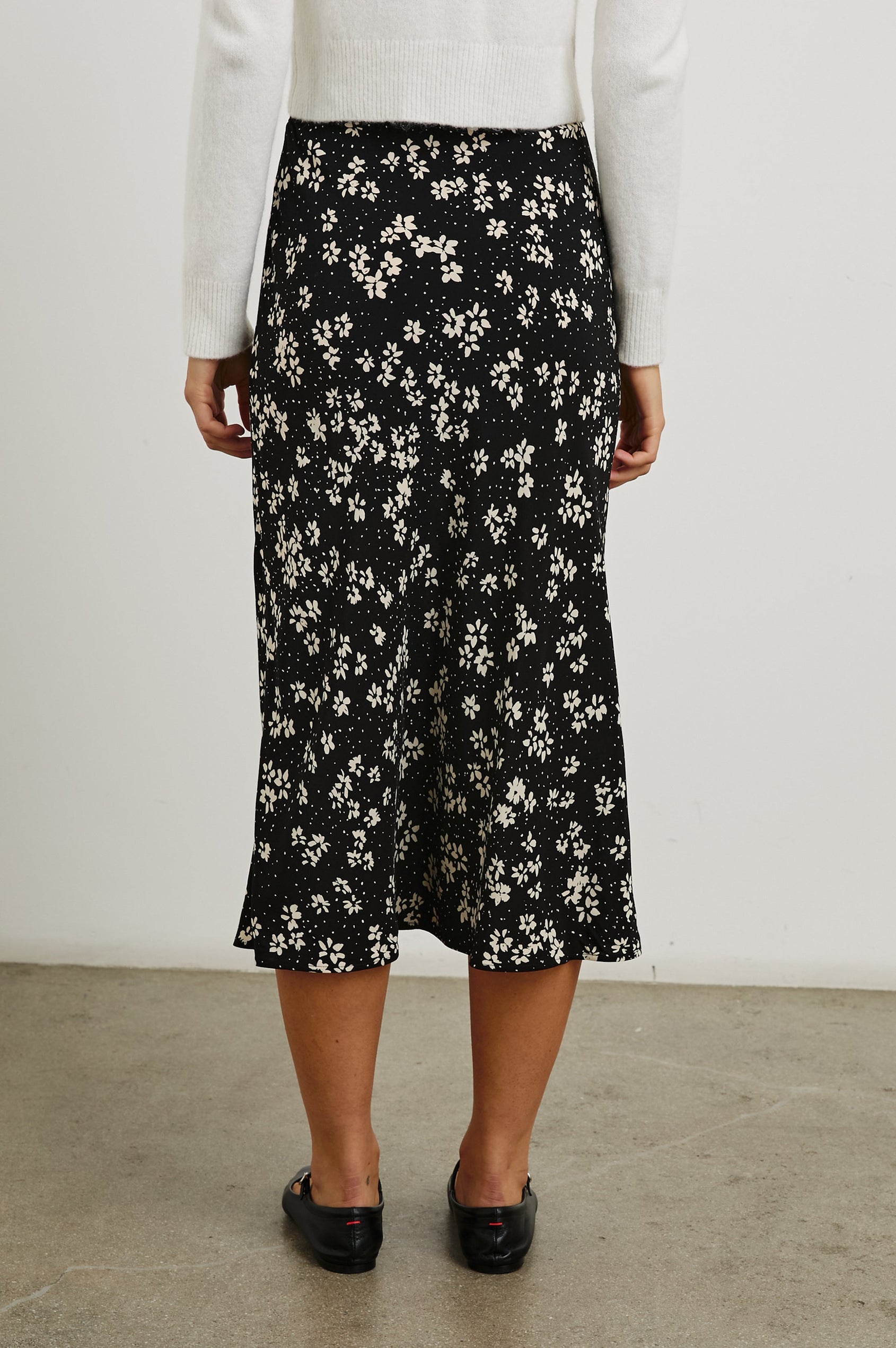 ROSETTA-NOIR-FLORAL-BACK