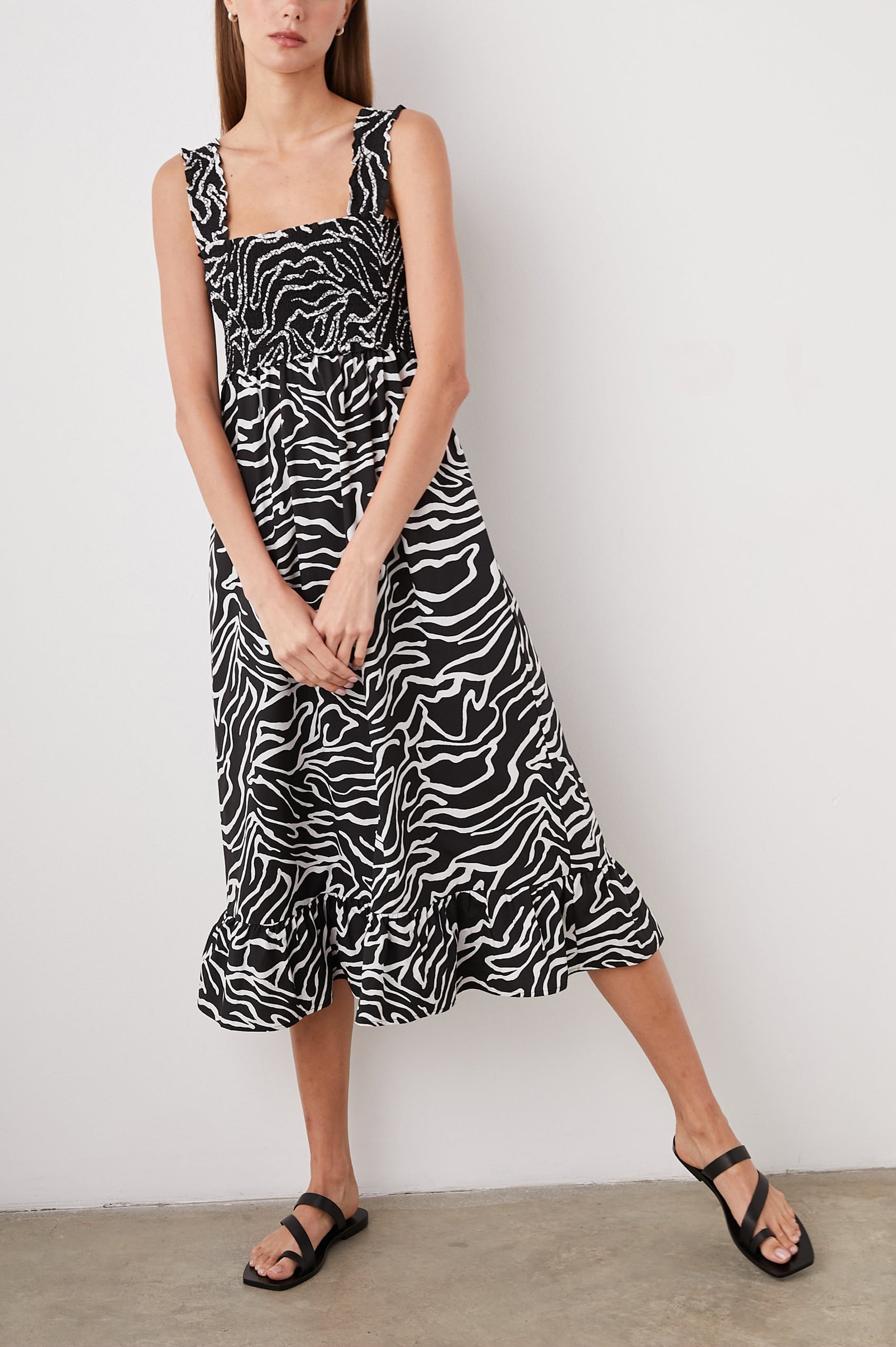 RUMI-CONTOUR-LINES-FULL FRONT BODY