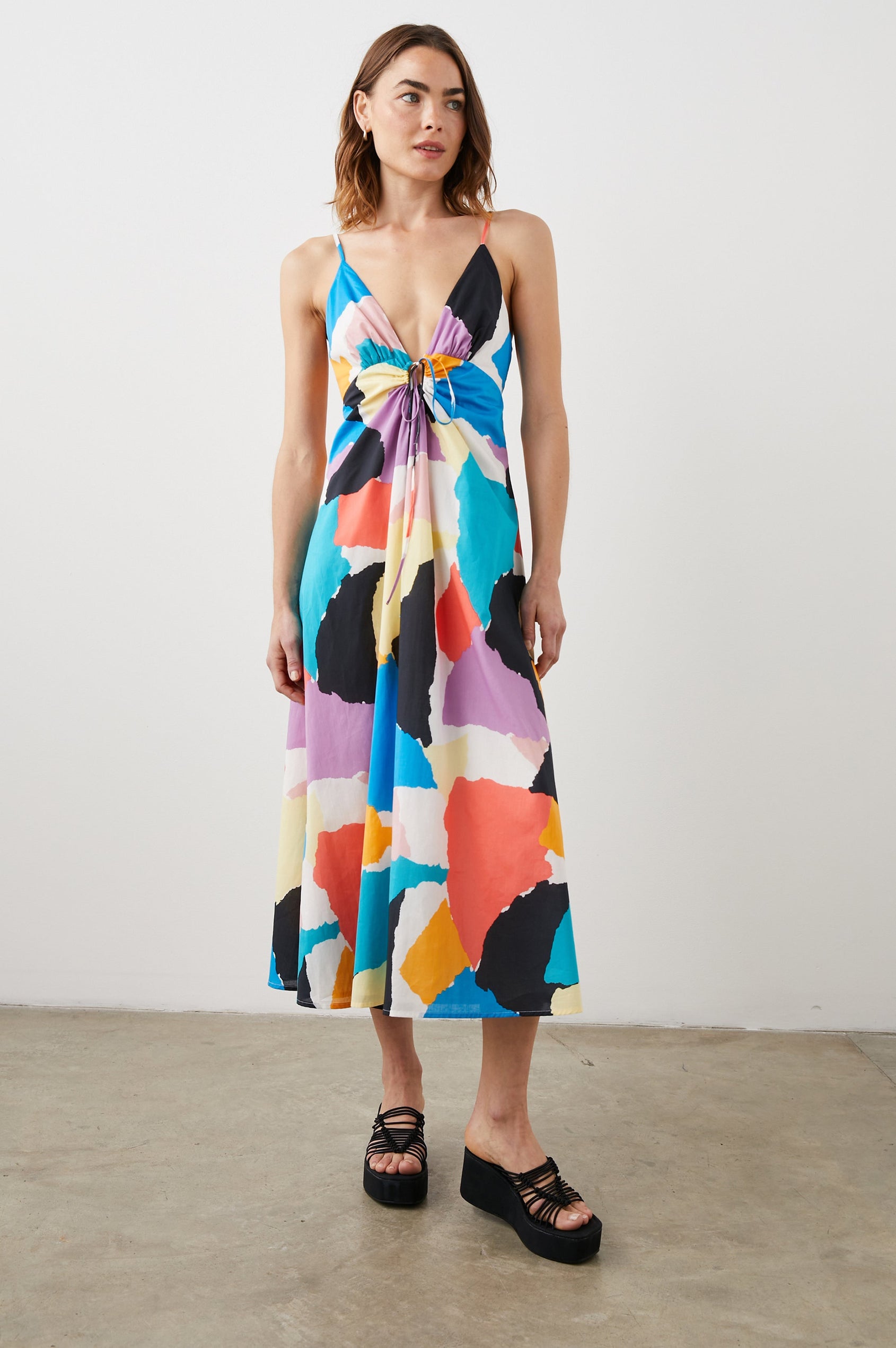 SABINA DRESS SUMMER COLOR BLOCK - FRONT IN MOTION
