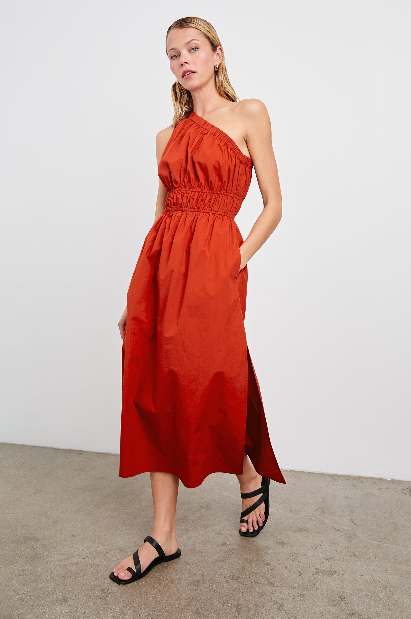 SELANI-TERRACOTTA-SIDE ANGLE