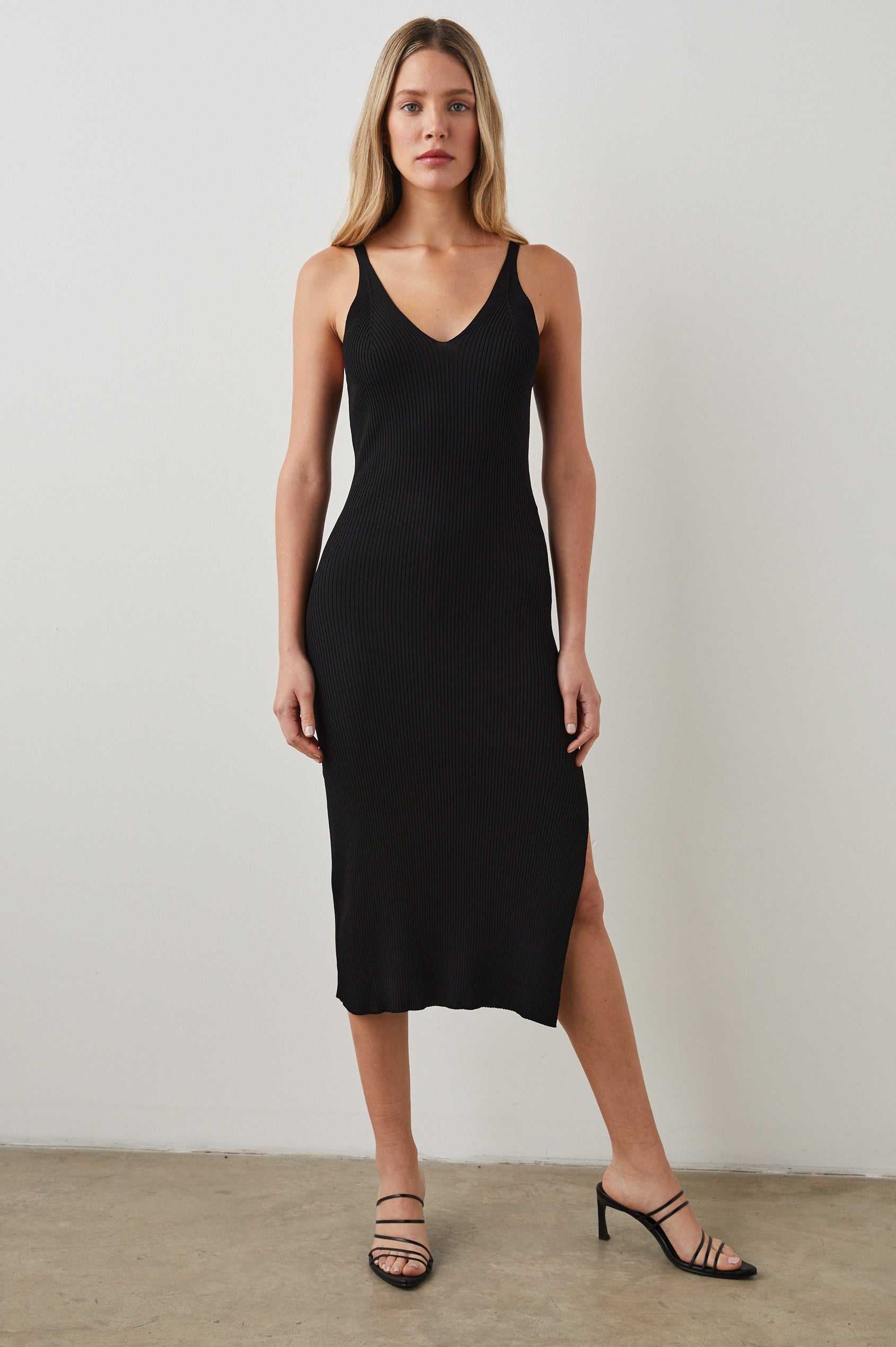 SHELBY DRESS BLACK - FRONT FULL BODY