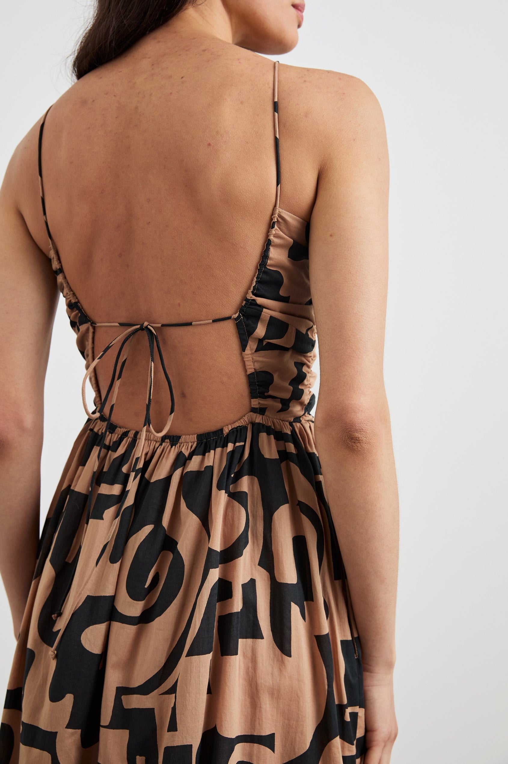 SILVIA-SANTORINI-SAND-BACK DETAIL