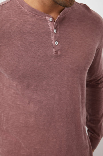 SKHI HENLEY - BRICK - DETAILS