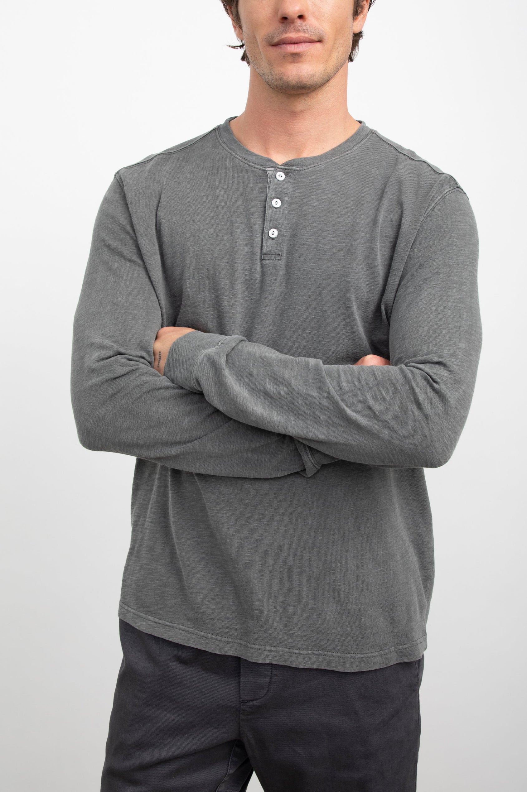 SKHI HENLEY - WASHED BLACK - FRONT