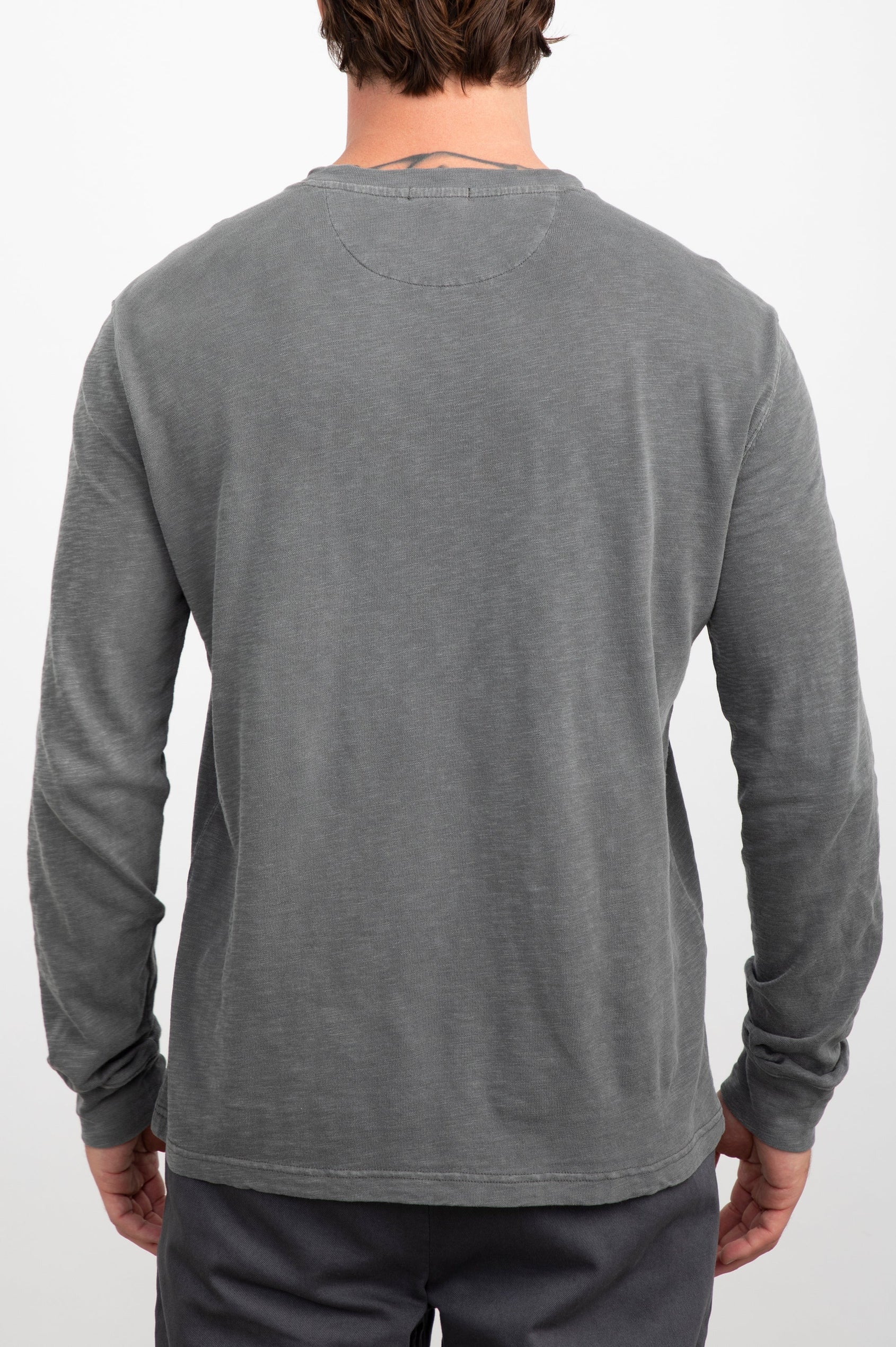 SKHI HENLEY - WASHED BLACK - BACK 