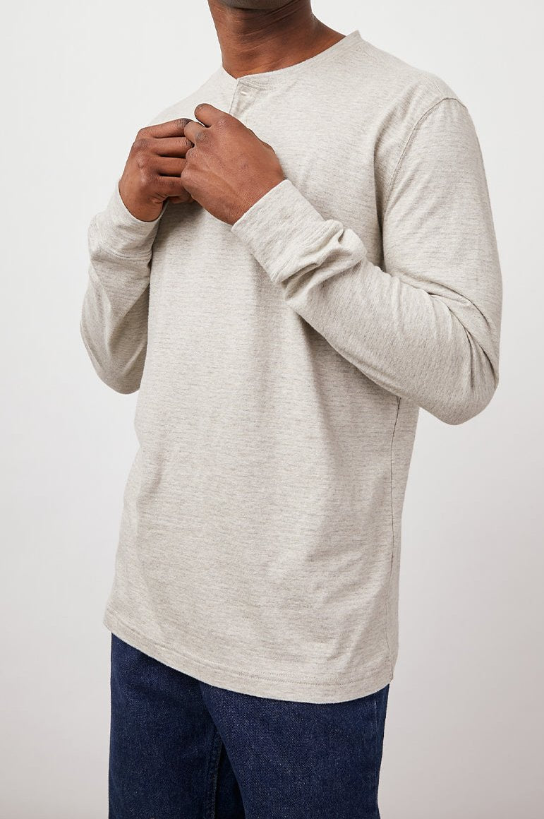 SKHI OAT MELANGE STRIPE HENLEY-SIDE ANGLE