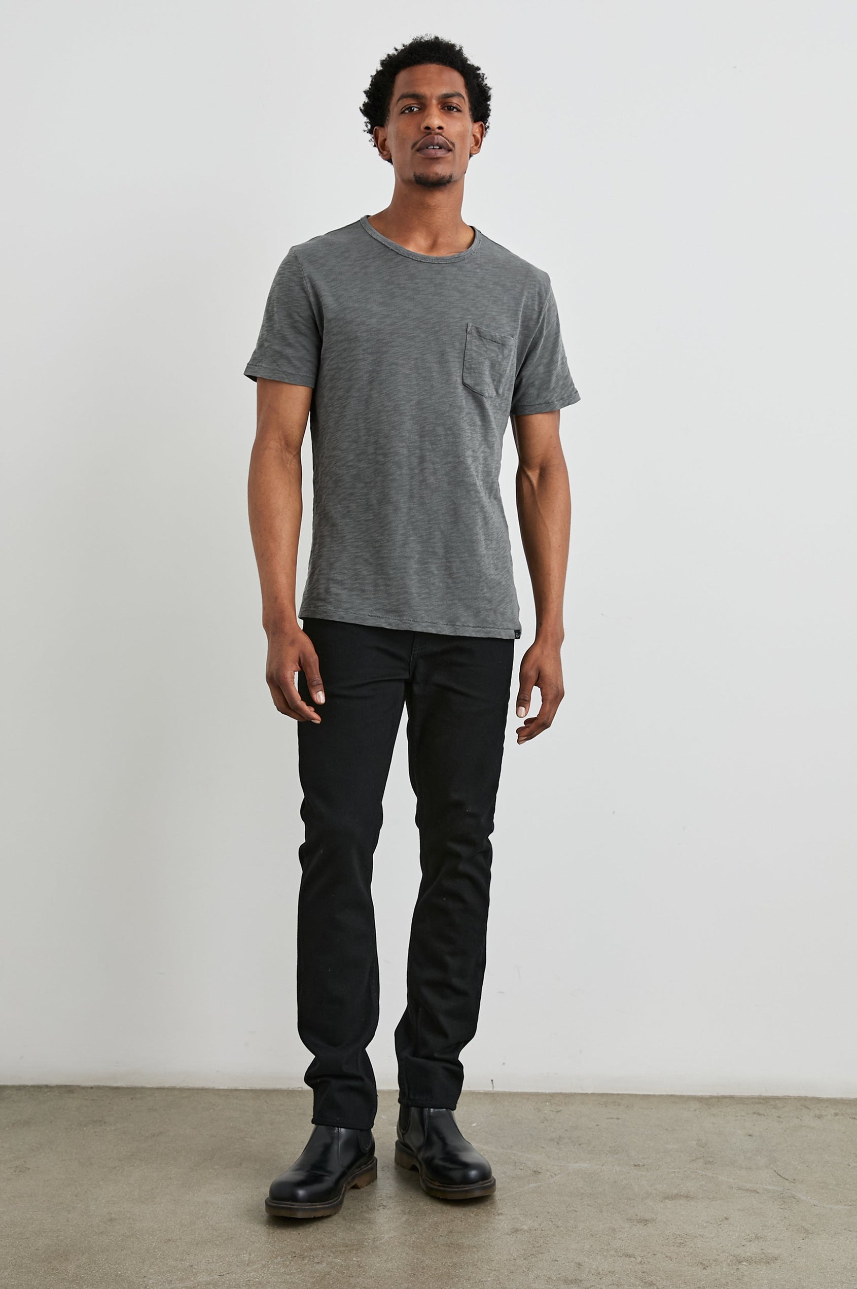 SKIPPER-WASHED-BLACK - FULL BODY
