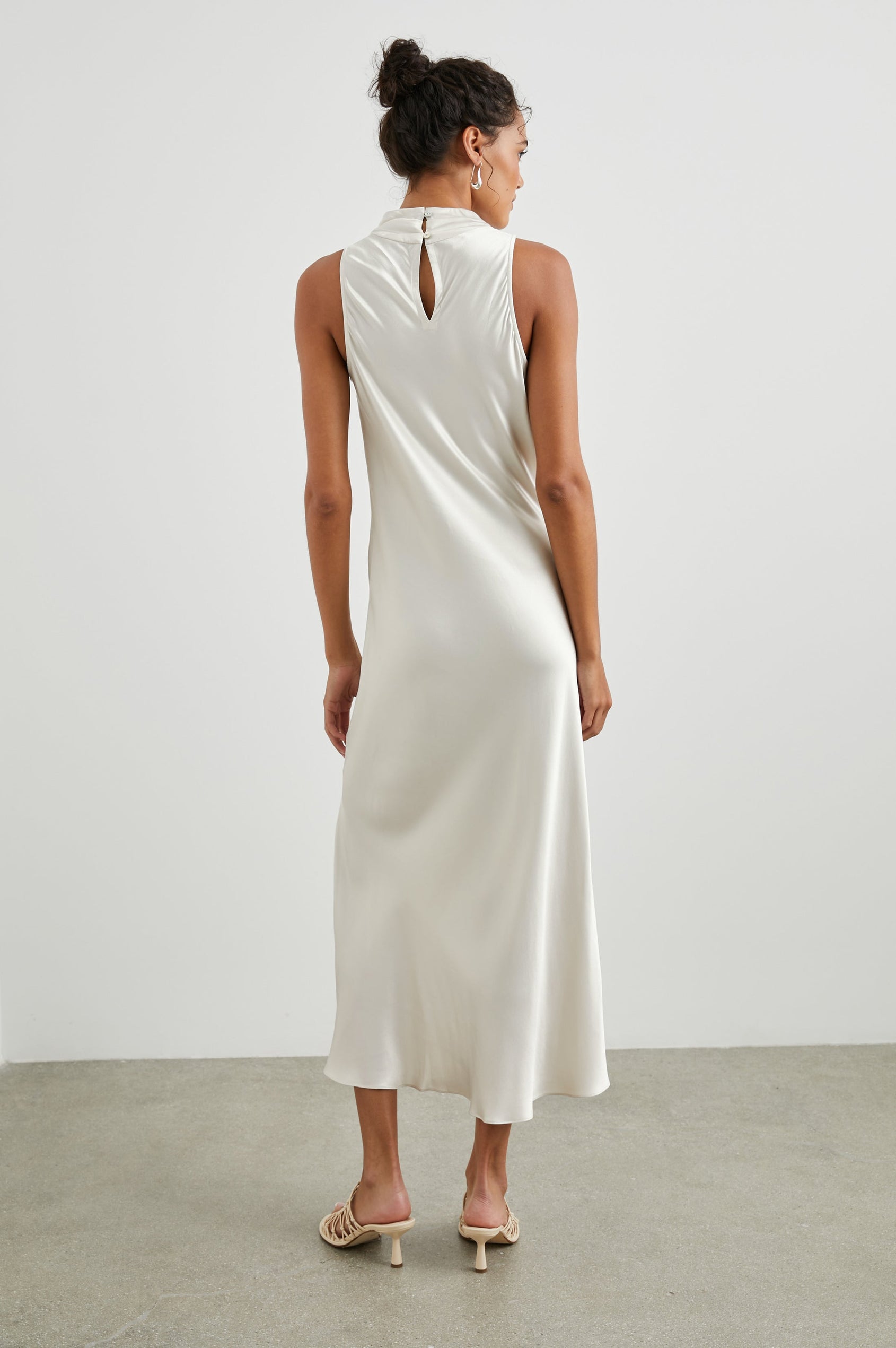 SOLANA DRESS IVORY - BACK BODY