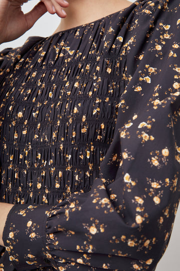 TABI-ROMANTIC-FLORAL-DETAIL