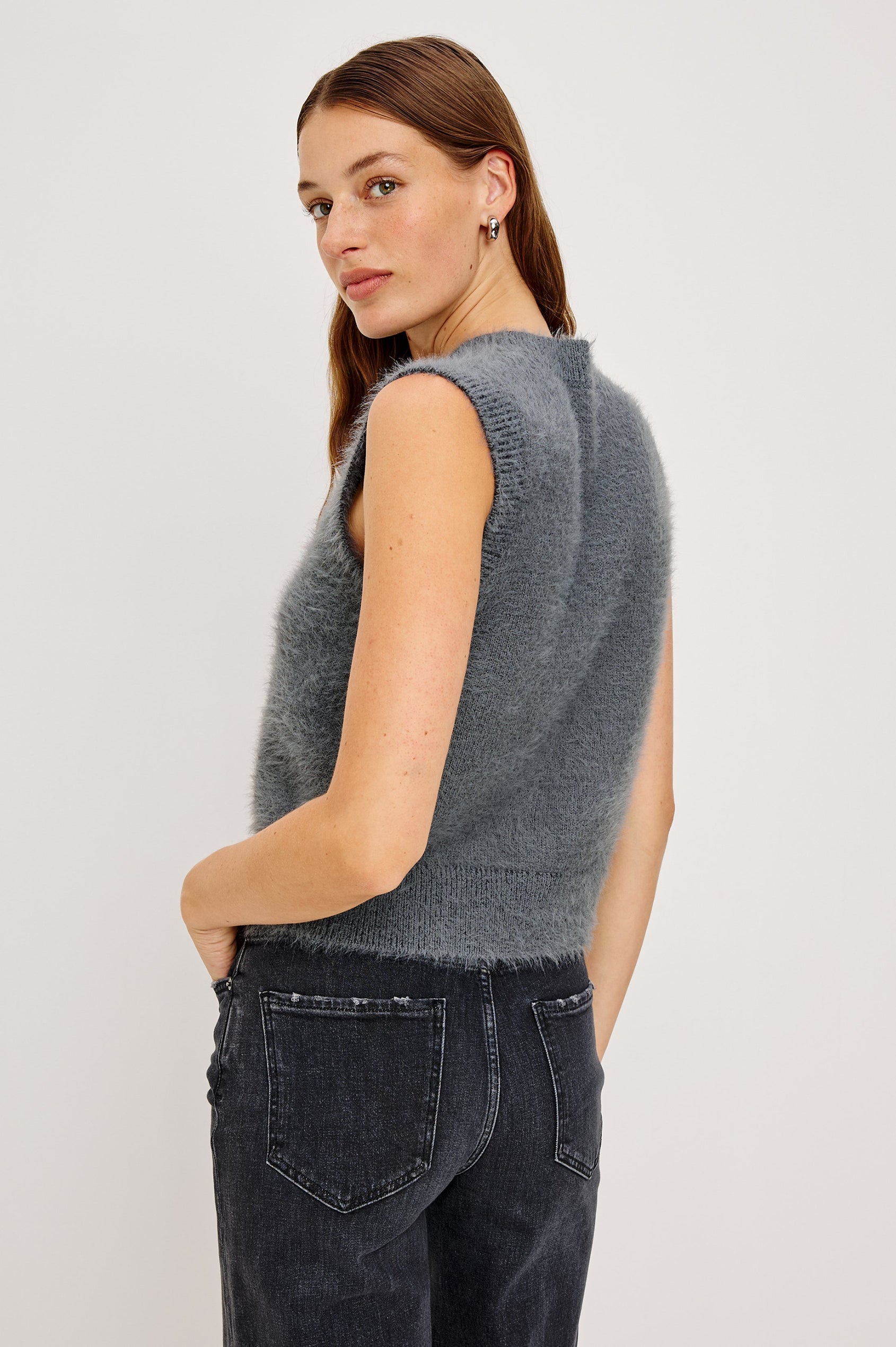 TALLI VEST - HEATHER CHARCOAL