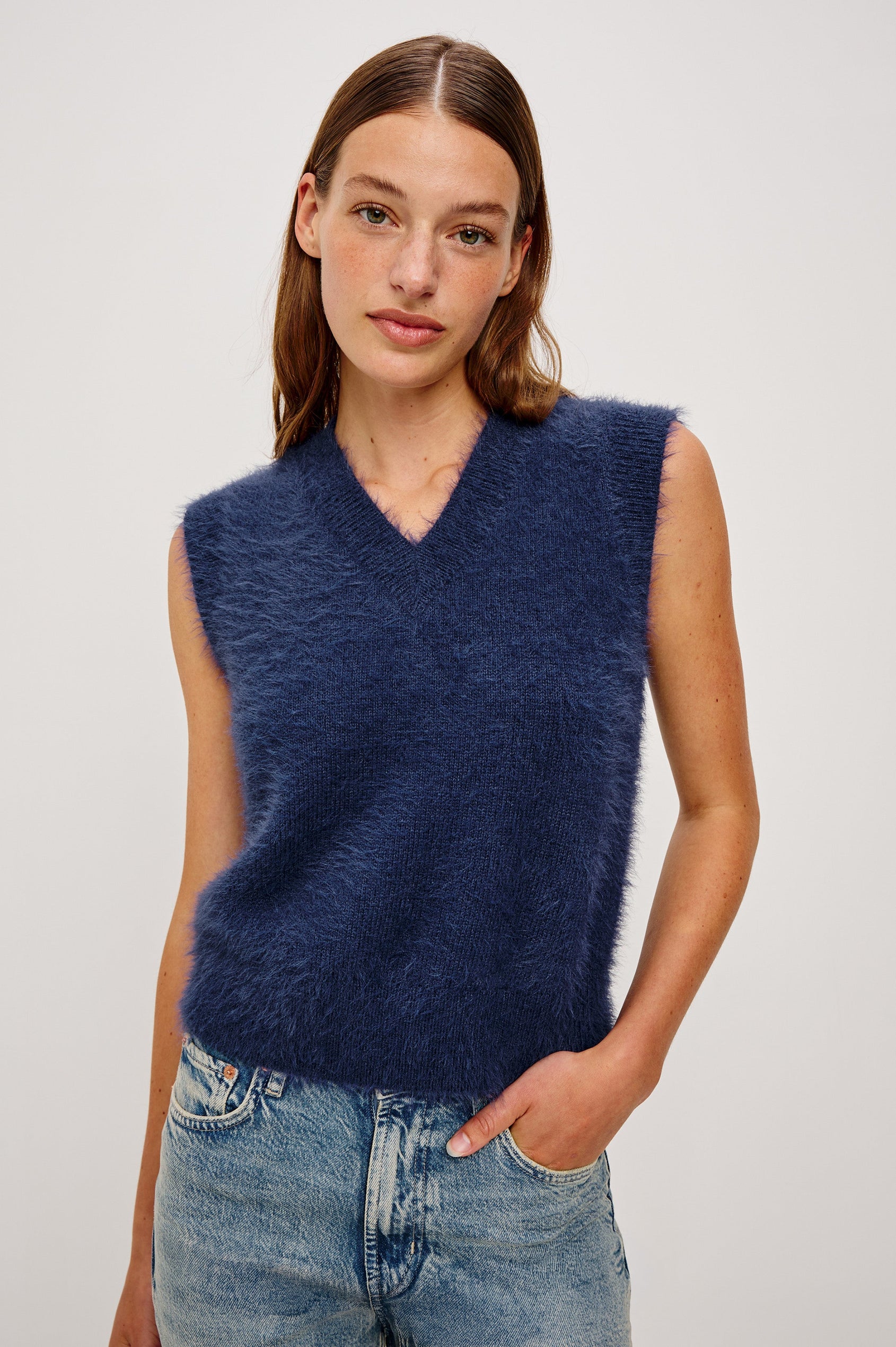TALLI VEST - NAVY
