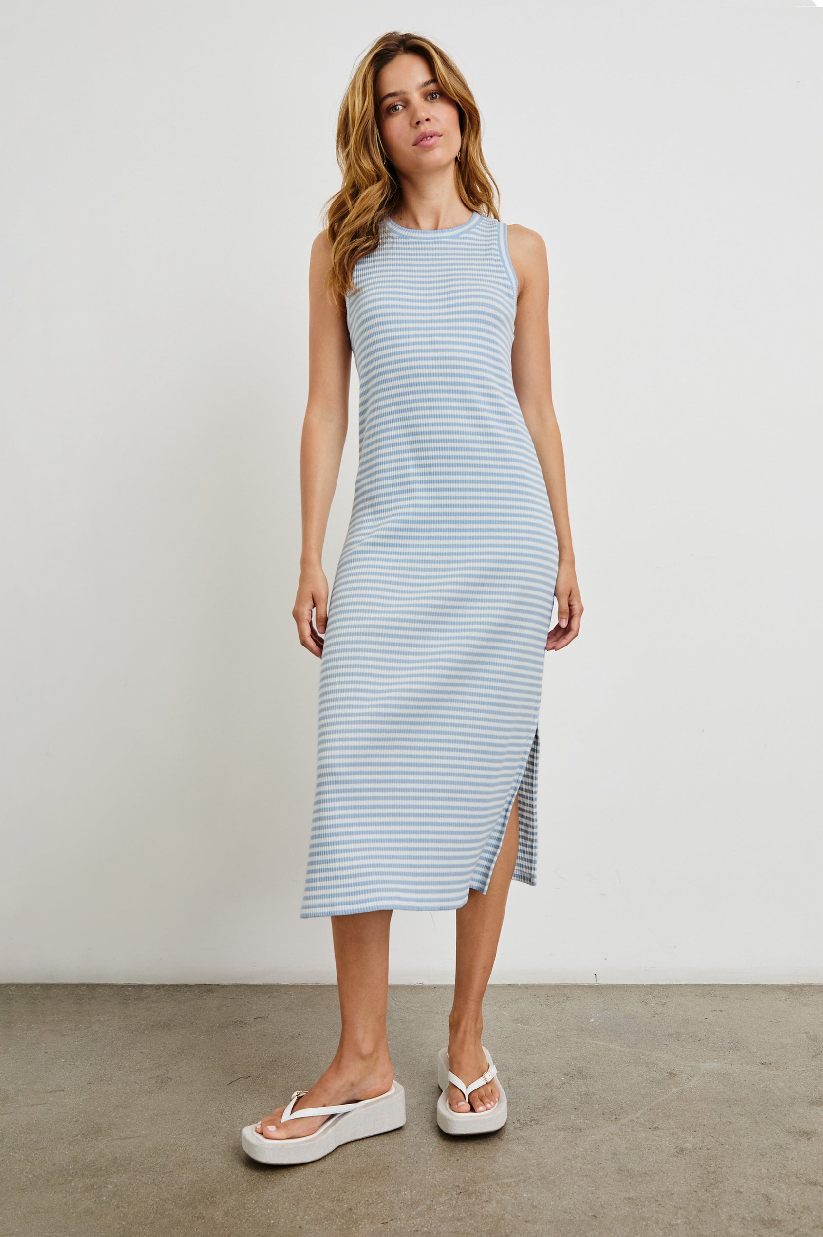 TANK-DRESS-CHAMBRAYBLUE-STRIPE-FRONT