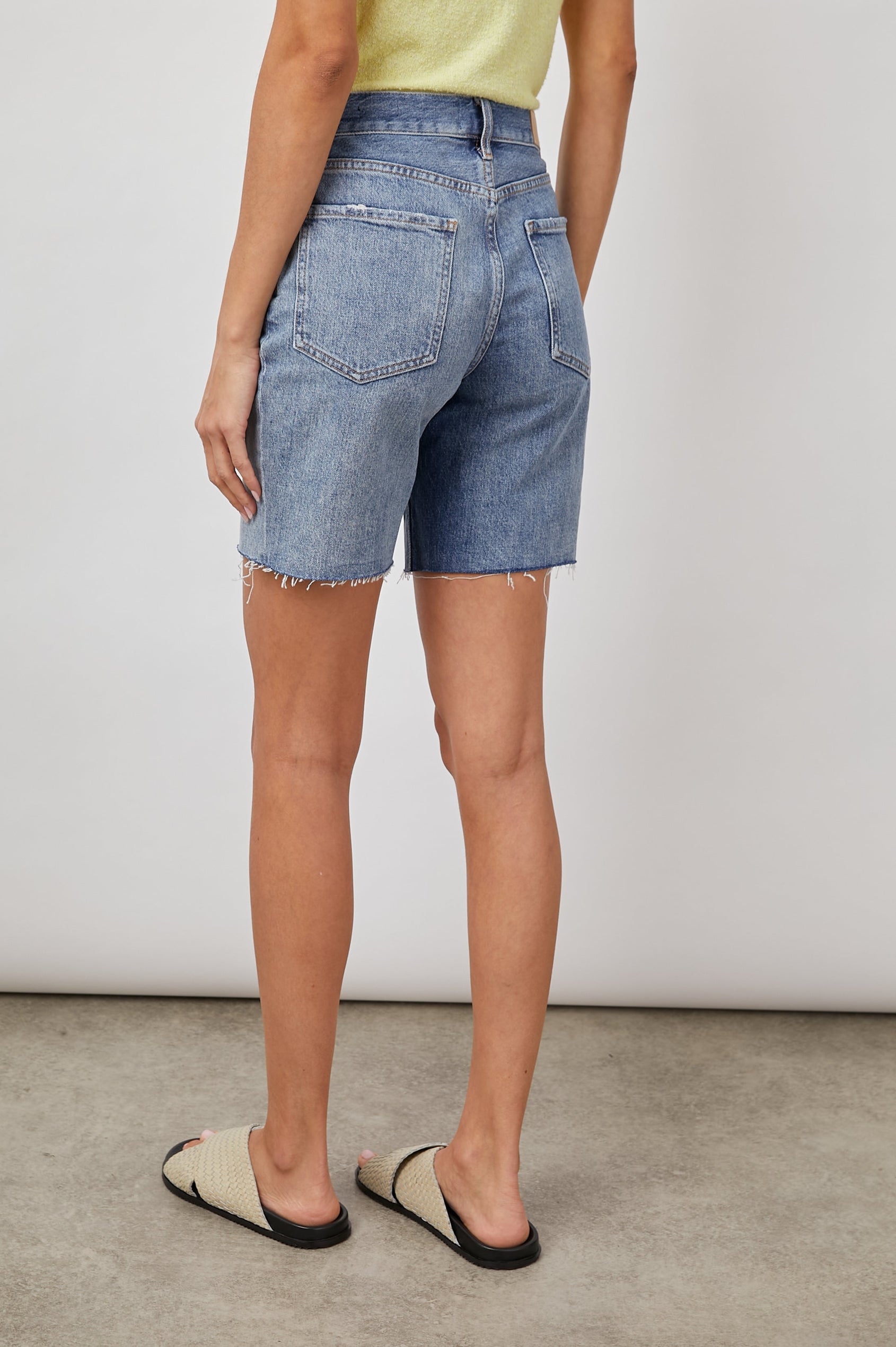 THE-BEACHWOOD-LAKE-BACK