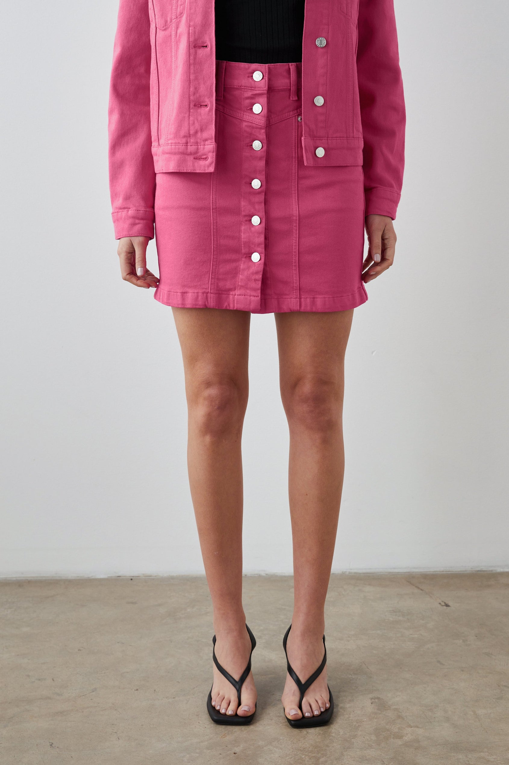 THE-CANYON-HIBISCUS-FRONT