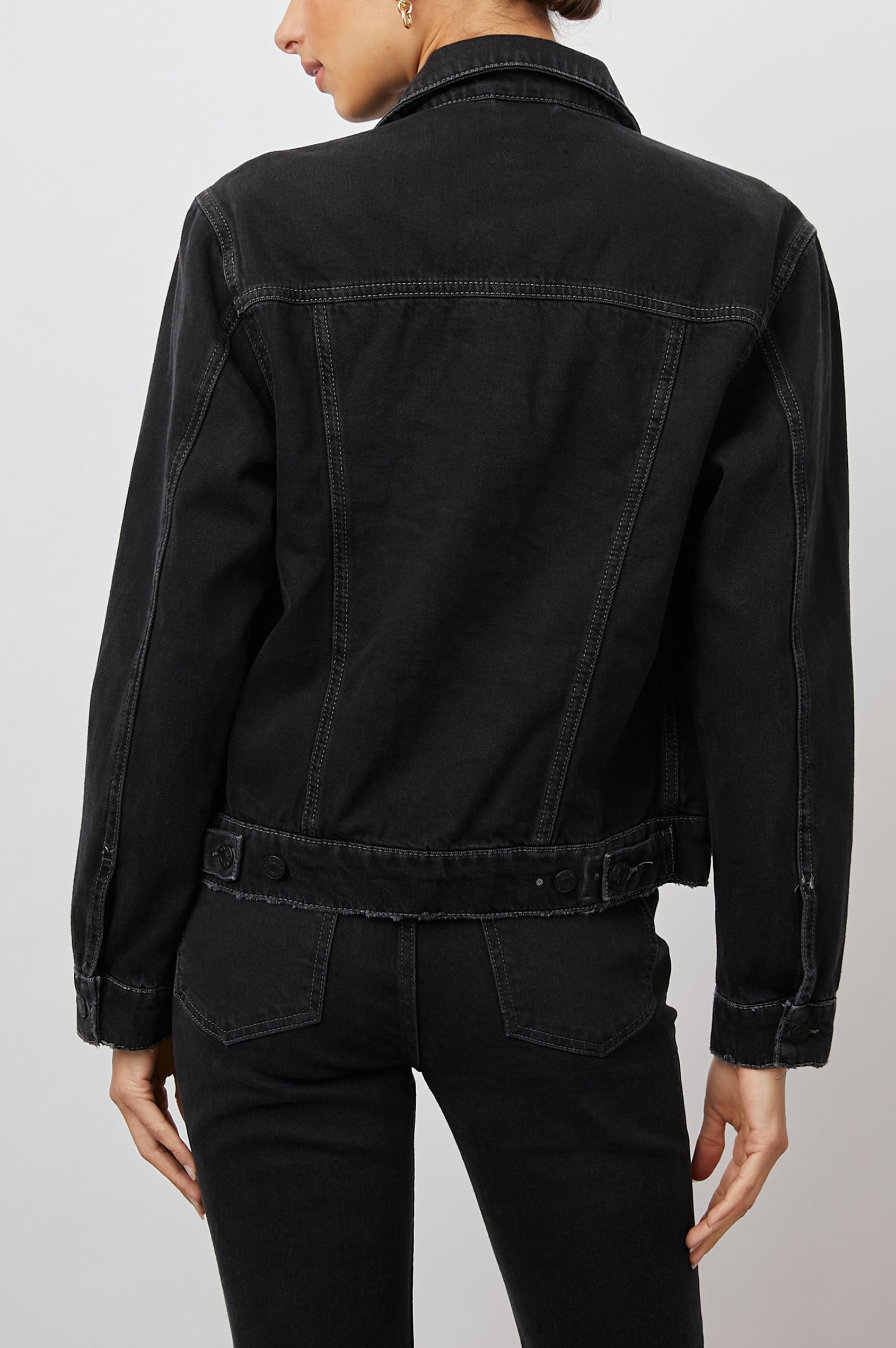 THE-MULHOLLAND-TARMAC-BACK