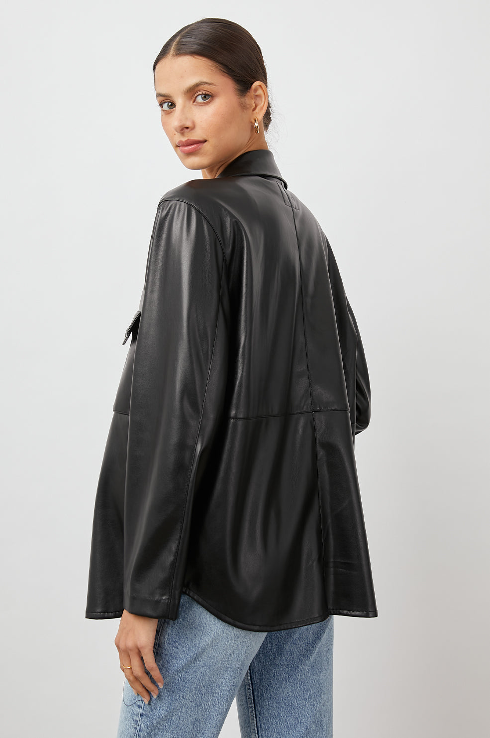 XANDER BLACK SHACKET-SIDE ANGLE