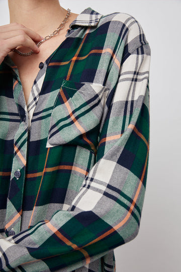 HUNTER_FORESTNAVYSTONE-DETAIL