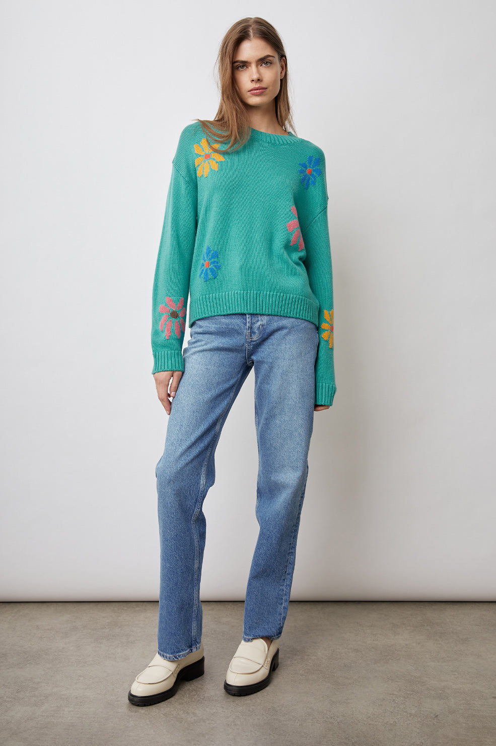 ZOEY SWEATER MULTI FLOWERS - FRONT FULL BODY STYLED