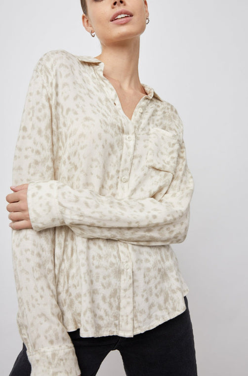 HUNTER IVORY IKAT TOP- FRONT ARMS CROSSED