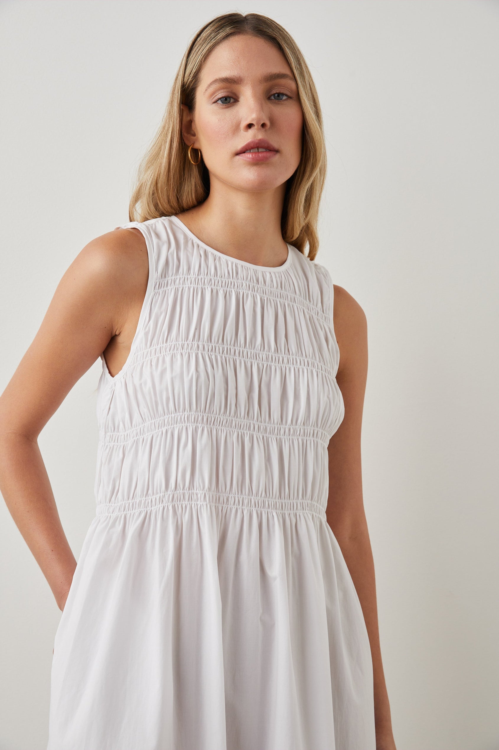 TILDA DRESS WHITE - FRONT TOP DETAILS