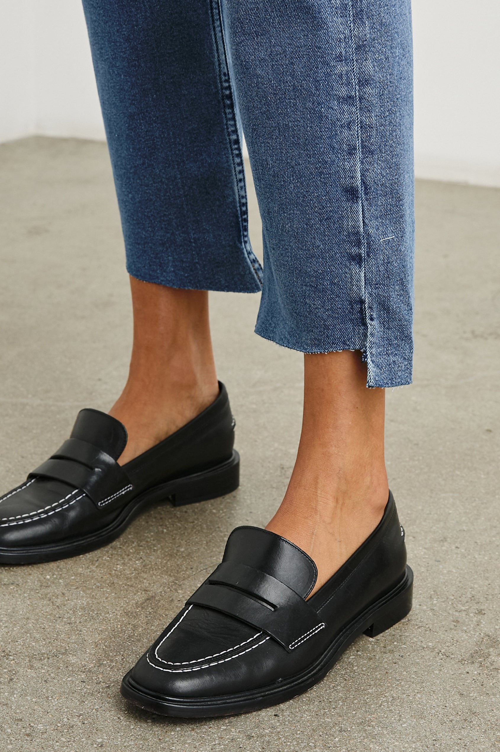 TOPANGA CROP PURE INDIGO - HEM DETAILS