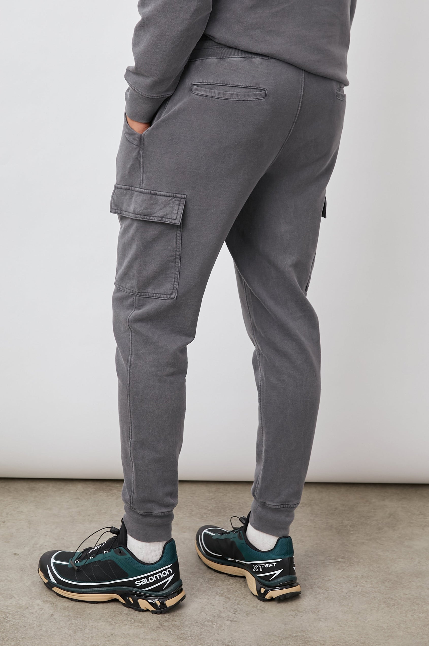 TRENT SWEATPANT CHARCOAL FROST - BACK BODY