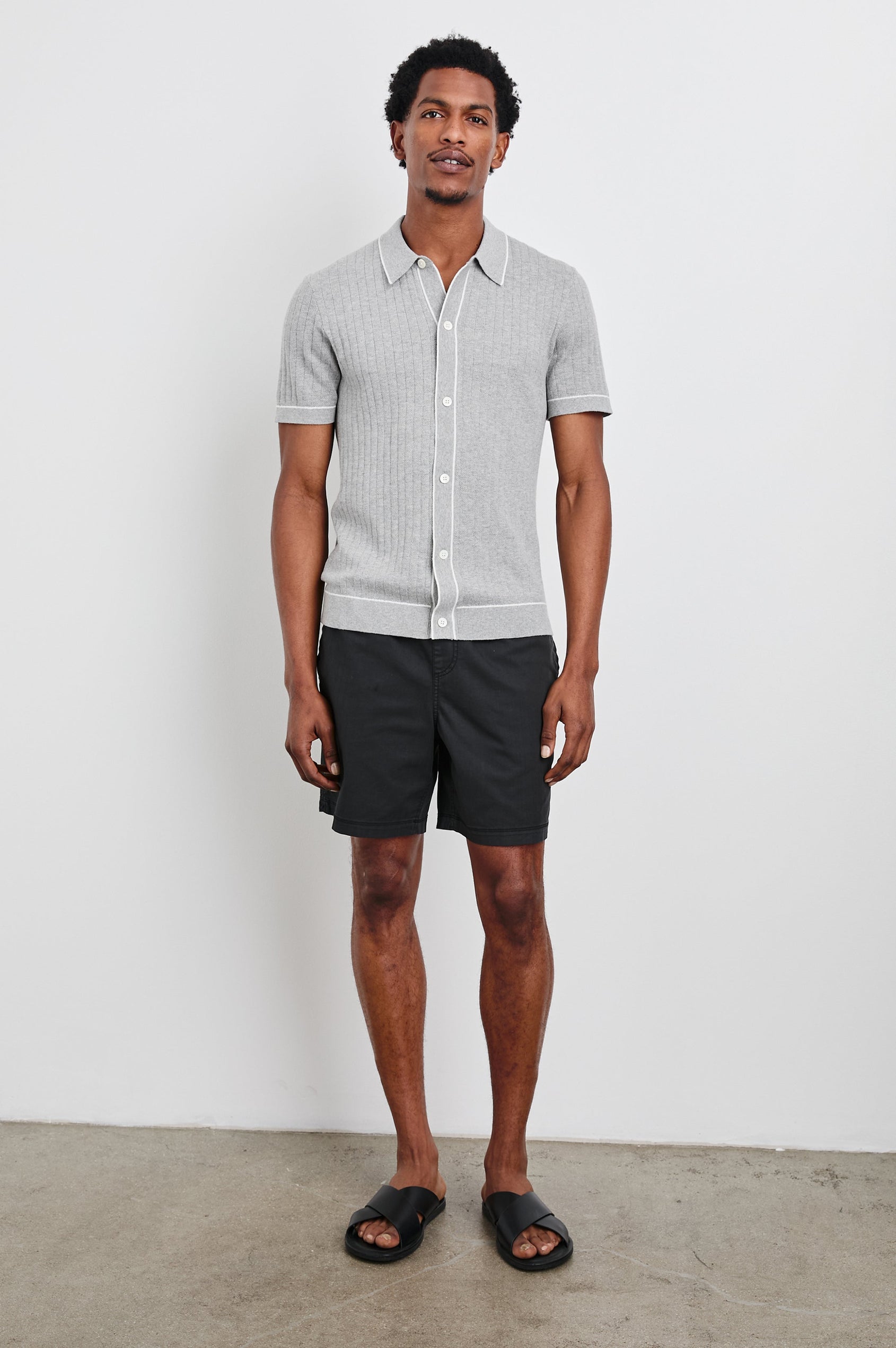 Vernon rib cotton short sleeve button down shirt with contrast trimmings in Grey Melange - full body front view