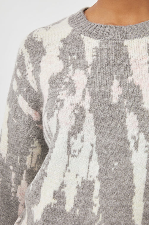 VIRGO-GREY-TIE-DYE-DETAIL