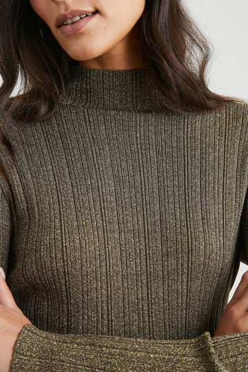 VIVIENNE-GOLD-LUREX-DETAIL