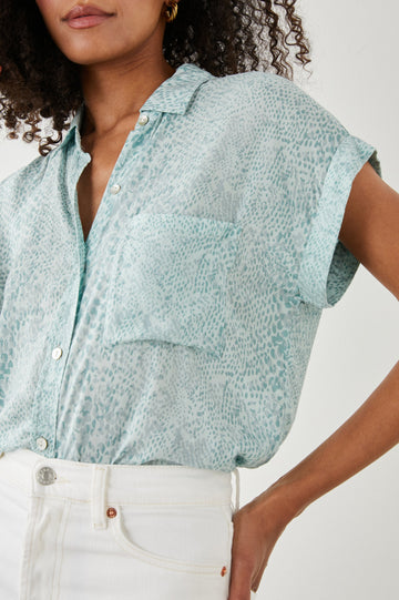 WHITNEY SHIRT MINT BOA - DETAIL