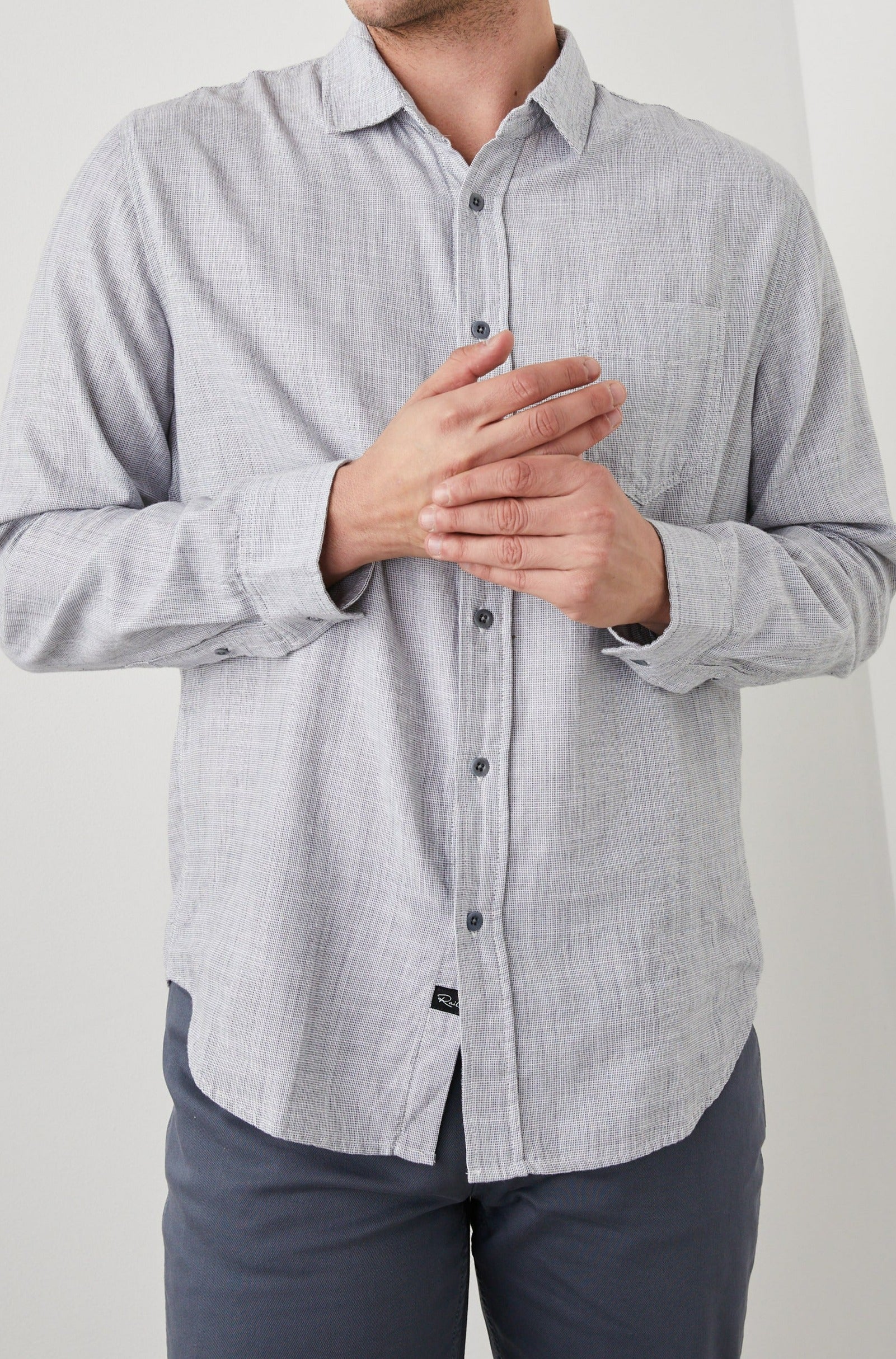 WYATT SHIRT IRON GATE - FRONT BODY ARMS CROSSED