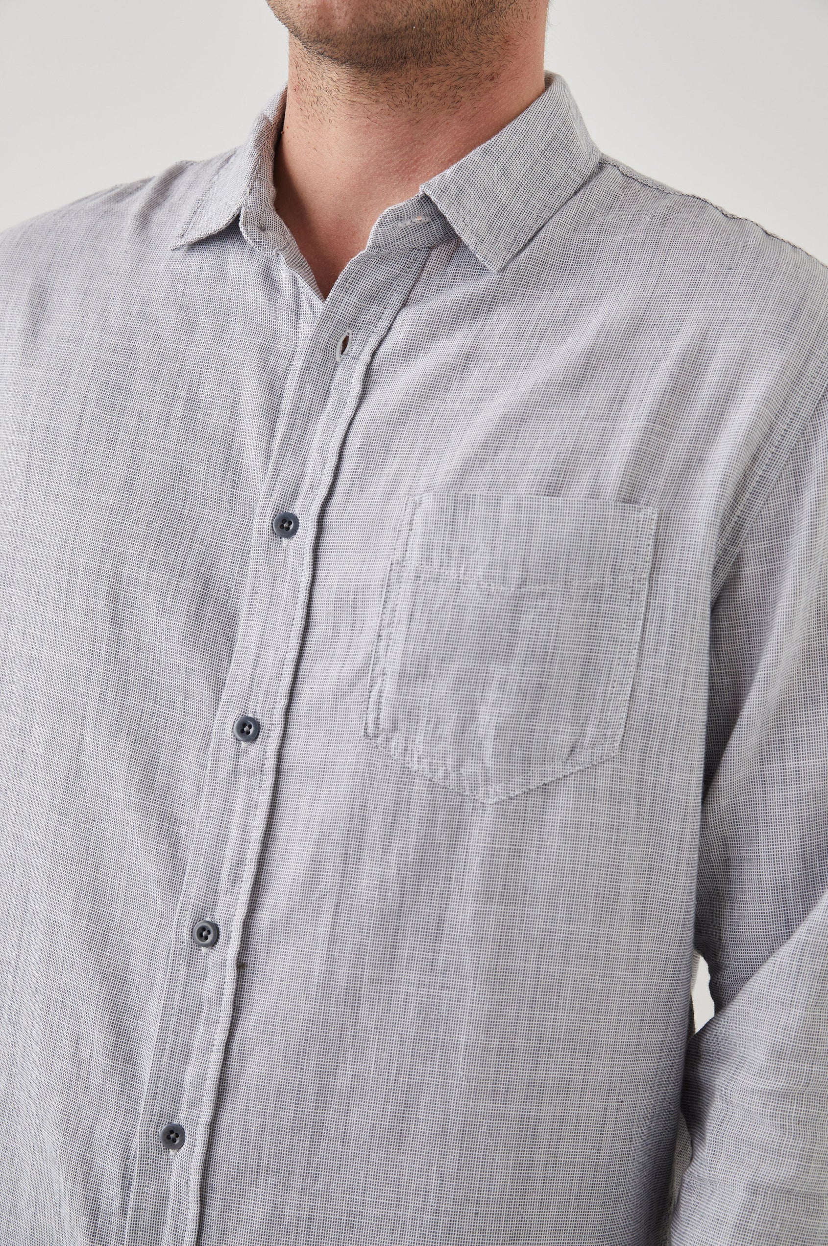 WYATT SHIRT IRON GATE - FRONT BUTTON DETAILS
