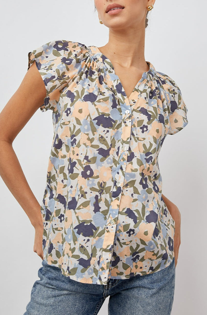 ALENA MOD FLORAL SHORT SLEEVE BLOUSE-FRONT UNTUCKED