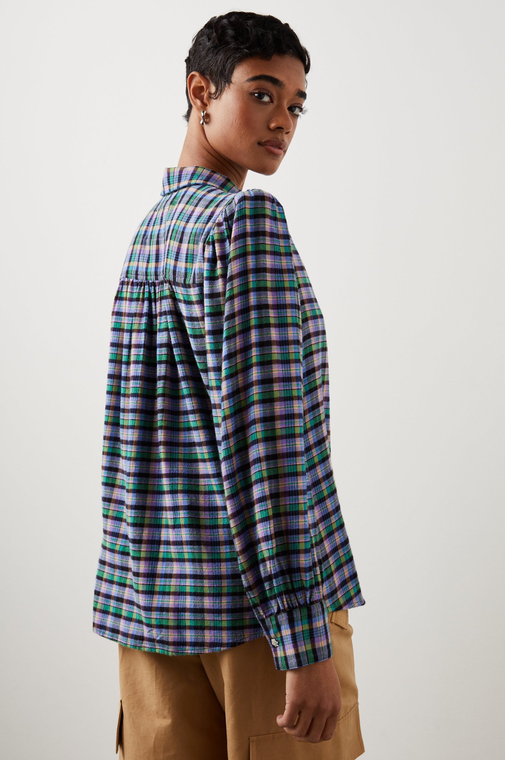 ANGELICA SHIRT IRIS PEACH - BACK ANGLE