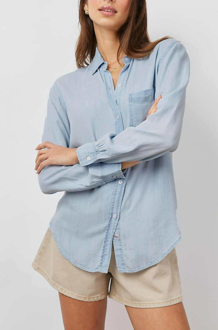BARRETT LIGHT VINTAGE LONG SLEEVE BUTTON DOWN-FRONT ARMS CROSSED